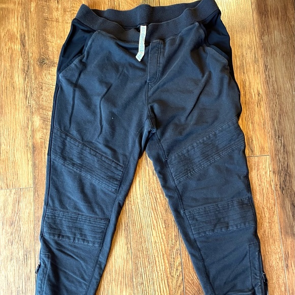 Lululemon cropped joggers - Picture 1 of 7